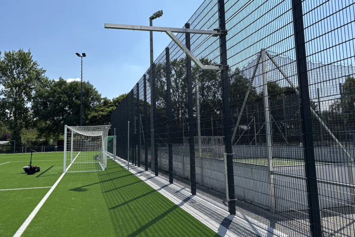 Schäper Sonderanfertigung - Kopfballpendel für Ballfangzaun