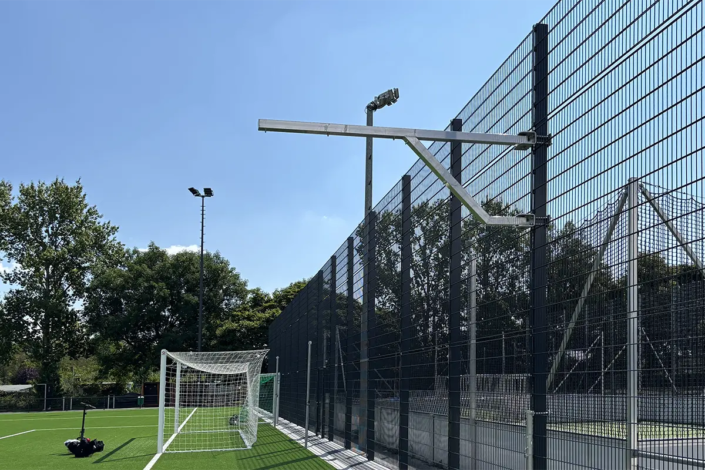 Schäper Sonderanfertigung - Kopfballpendel für Ballfangzaun