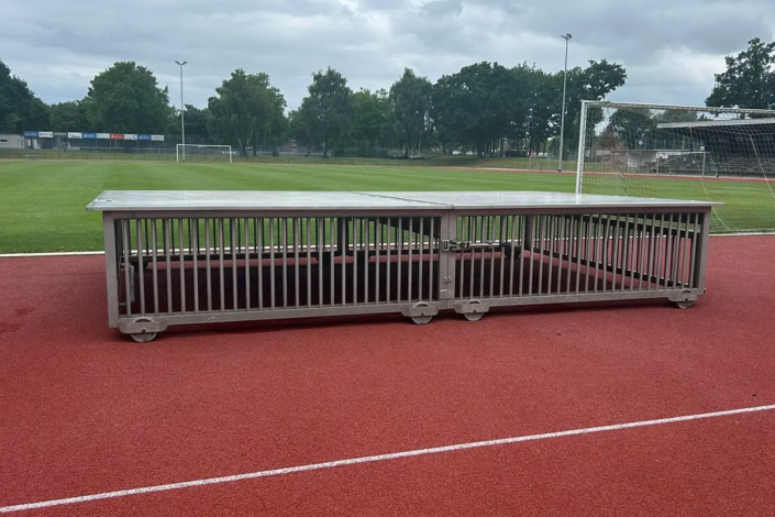 Historie: Abdeckung für Sprungmatten