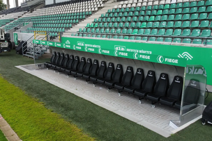 Spielerkabine in Sonderanfertigung für Team-Seats